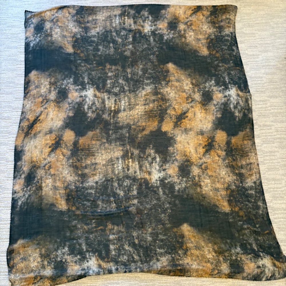 Abstract Scarf - Picture 8 of 8